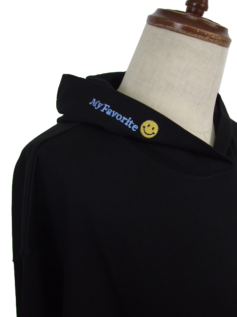 dta0980：スマイル刺繍ワッペン付無地カットパーカー【ALDILA】｜エル